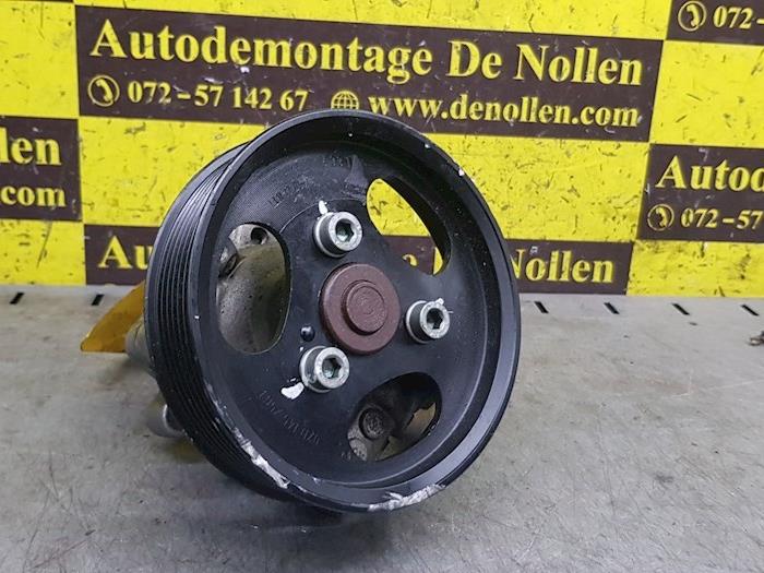 Usagé Pompe de direction Porsche Cayenne (9PA) 3.2 V6 24V Prix € 135,00 Règlement à la marge proposé par autodemontage denollen