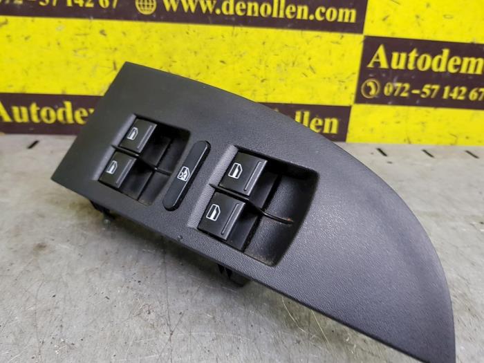 Electric window switch from a Seat Leon (1P1) 2.0 TDI 16V FR 2008