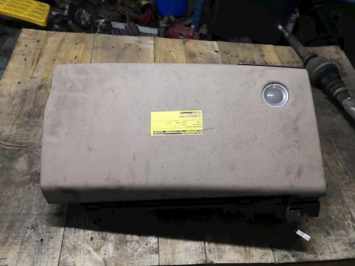 Begagnade Handskfack Landrover Vogue Pris € 82,28 Inklusive moms erbjuds av autodemontage denollen