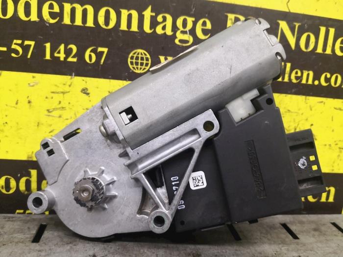 Używane Silnik szyberdachu Landrover Vogue Cena € 82,28 Z VAT oferowane przez autodemontage denollen