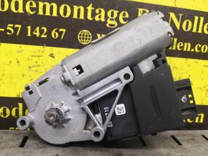 Usados Motor de techo deslizante Landrover Vogue Precio € 90,75 IVA incluido ofrecido por de Nollen autorecycling