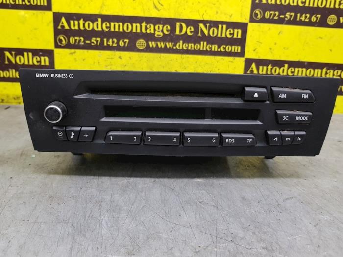 CD player from a BMW 1 serie (E81) 116d 16V 2008