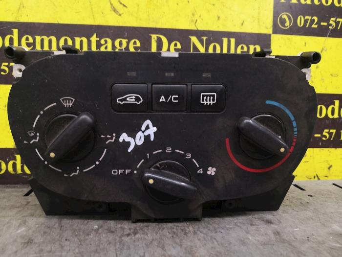Heater control panel from a Peugeot 307 (3A/C/D) 1.4 16V 2003