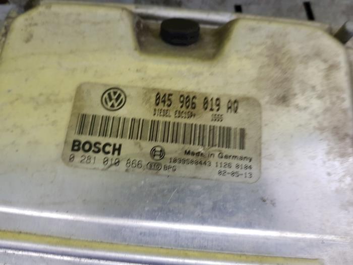 Ordinateur gestion moteur d'un Volkswagen Polo IV (9N1/2/3)  2002