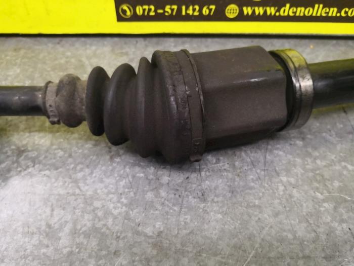 Front drive shaft, right from a Volvo V70 (GW/LW/LZ) 2.5 TDI 2000