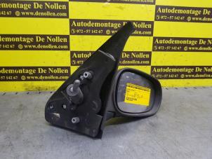 Used Wing mirror, right Renault Clio II (BB/CB) 1.2 16V Price € 25,00 Margin scheme offered by de Nollen autorecycling