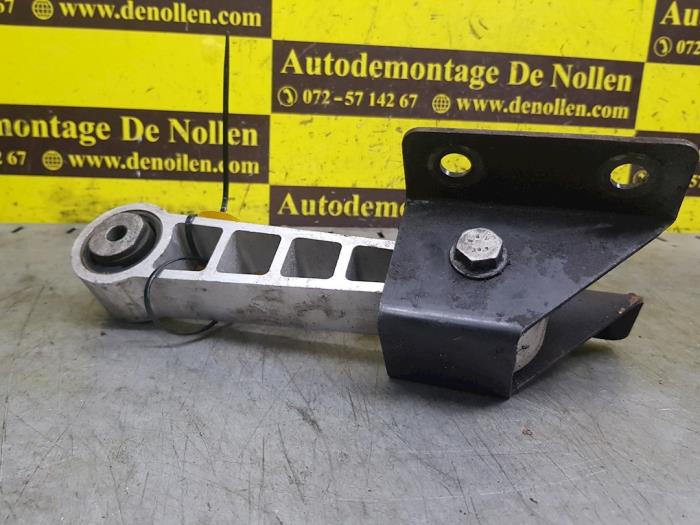 Engine mount from a Renault Espace (JE) 2.0 16V Grand Espace 2000
