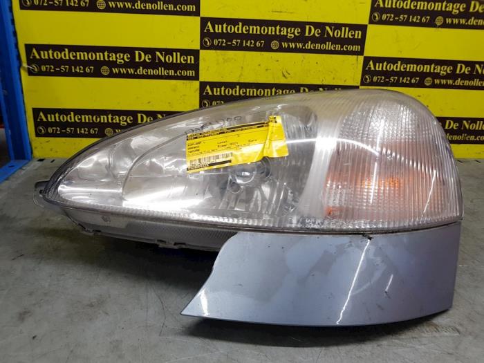 Używane Reflektor lewy Chevrolet Tacuma 1.6 16V Cena € 27,00 Procedura marży oferowane przez autodemontage denollen