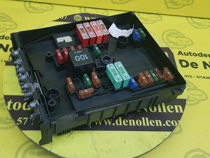 Boîte à fusibles Volkswagen Golf V 1.9 TDI - 031661610
