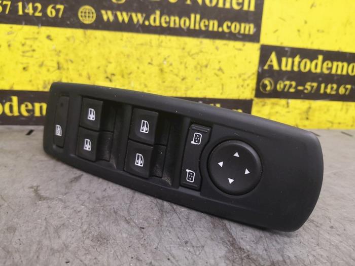 Usados Interruptor combinado de ventanillas Renault Megane III Berline (BZ) 1.5 dCi 110 Precio € 68,00 Norma de margen ofrecido por autodemontage denollen