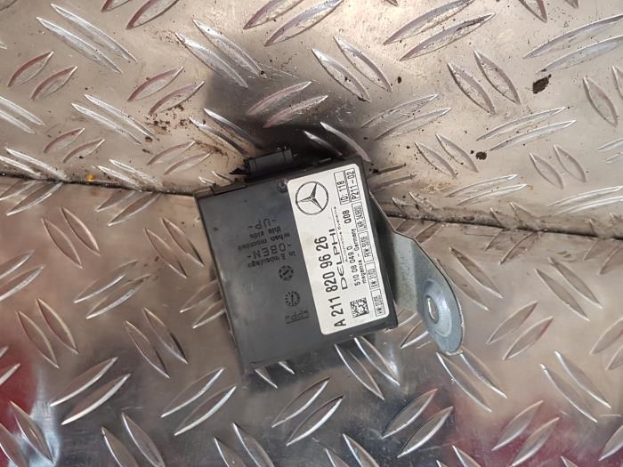 Używane Modul alarmu Mercedes E (VF211) 2.2 E-220 CDI 16V Cena € 26,62 Z VAT oferowane przez autodemontage denollen