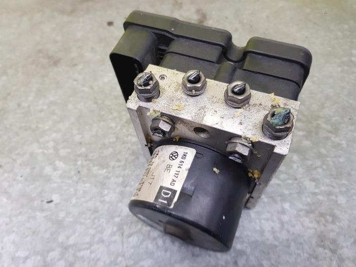 Usagé Pompe ABS Volkswagen Golf V (1K1) 2.0 GTI 16V FSI Turbo Prix € 66,55 Prix TTC proposé par autodemontage denollen