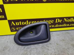 Used Handle Renault Clio II (BB/CB) 1.2 16V Price € 12,95 Margin scheme offered by de Nollen autorecycling