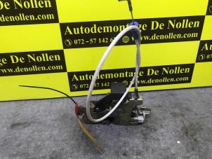 Used Door lock cylinder, right Mercedes Sprinter Price on request offered by de Nollen autorecycling