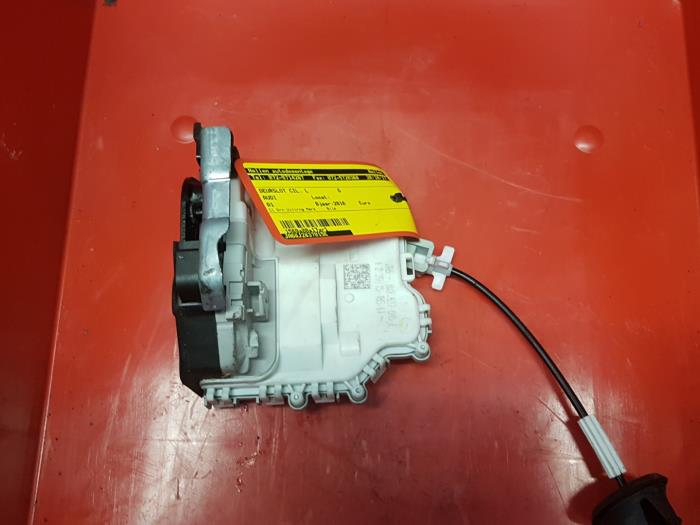 Door lock cylinder, left from a Audi A1 2010