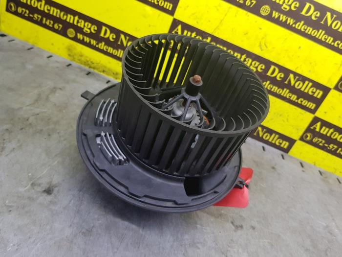 Motor de ventilador de calefactor de un BMW 3 serie (E93) 330i 24V 2012