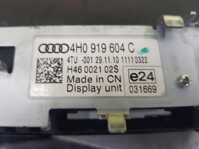 Pantalla de navegación de un Audi A8 (D4)  2011