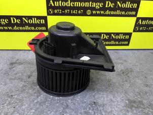 Usagé Ventilateur chauffage Seat Leon (1M1) 1.4 16V Prix € 25,00 Règlement à la marge proposé par de Nollen autorecycling