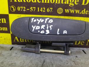 Używane Uchwyt reczny Toyota Yaris (P1) 1.0 16V VVT-i Cena € 15,00 Procedura marży oferowane przez de Nollen autorecycling