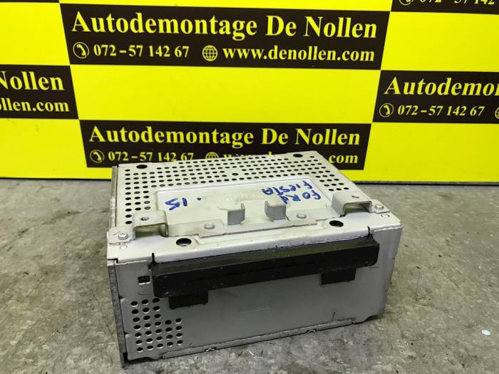 Begagnade Radio Ford Fiesta 6 (JA8) 1.0 EcoBoost 12V 100 Pris € 81,00 Marginaltabell erbjuds av autodemontage denollen