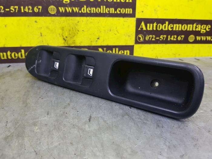 Usados Interruptor de ventanilla eléctrica Peugeot 307 Precio € 27,00 Norma de margen ofrecido por autodemontage denollen