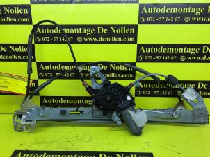Usagé Mécanique vitre 4portes avant droite Peugeot 206 (2A/C/H/J/S) 1.1 XN,XR Prix € 29,99 Règlement à la marge proposé par de Nollen autorecycling