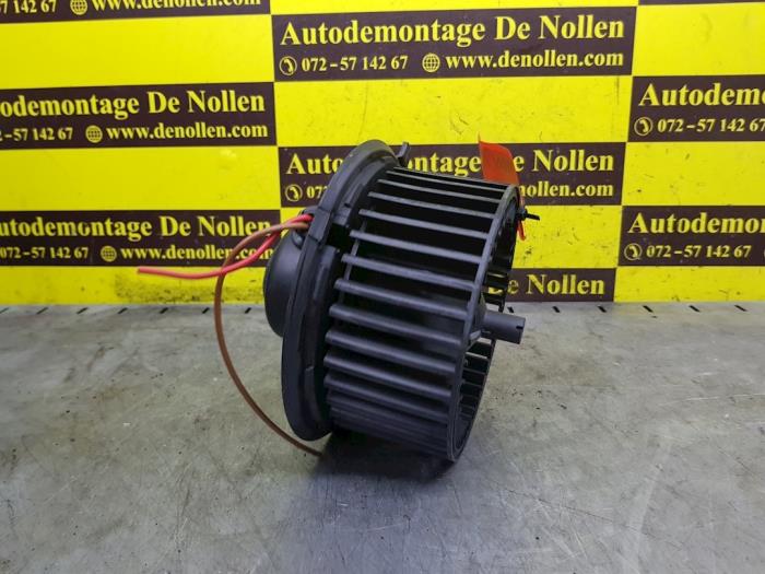 Heating and ventilation fan motor from a Seat Cordoba Vario (6K5) 1.6i 1999