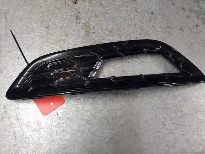 Begagnade Grill Ford Focus Pris € 54,45 Inklusive moms erbjuds av autodemontage denollen