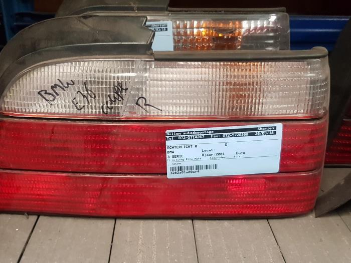 Taillight, right from a BMW 3 serie (E46/2) 316 Ci 2001