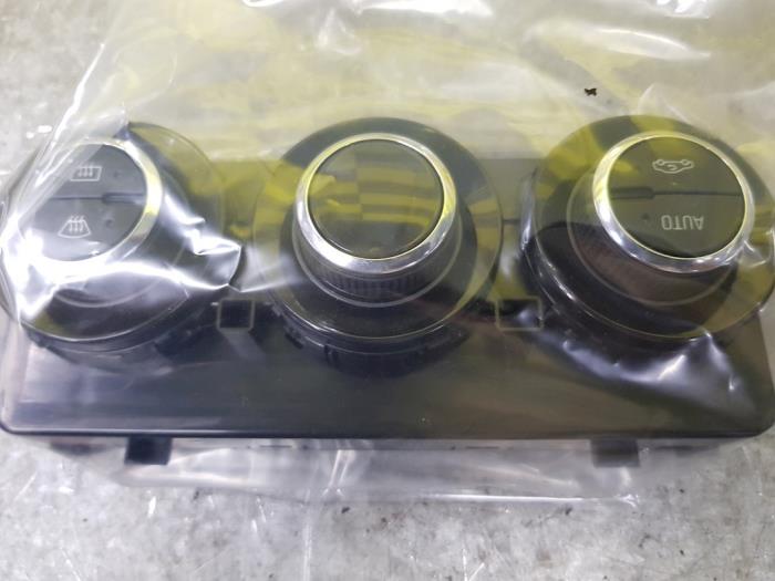 Begagnade Klimatpanel Opel Adam Pris € 112,00 Marginaltabell erbjuds av autodemontage denollen