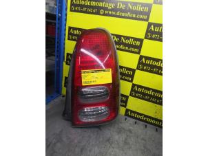 Używane Tylne swiatlo pozycyjne prawe Daihatsu Cuore (L251/271/276) 1.0 12V DVVT Cena € 35,95 Procedura marży oferowane przez de Nollen autorecycling