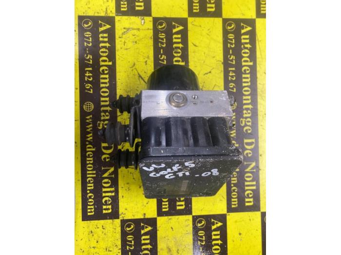 Begagnade ABS-pump Volkswagen Golf Pris € 258,94 Inklusive moms erbjuds av autodemontage denollen