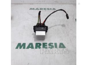 Used Heater resistor Citroen C4 Berline (NC) 1.6 Hdi 90 Price € 20,00 Margin scheme offered by Maresia Parts