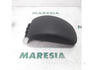 Used Armrest Citroen C4 Berline (NC) 1.6 Hdi 90 Price € 105,00 Margin scheme offered by Maresia Parts