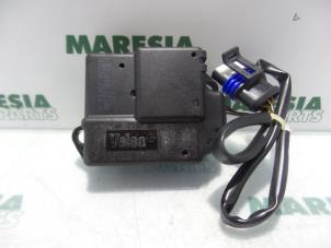 Used Heater valve motor Renault Megane Scénic (JA) 1.6 16V RT,RXE,RXT Price € 20,00 Margin scheme offered by Maresia Parts