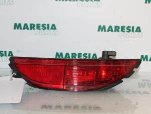 Usados Luz antiniebla detrás Fiat Grande Punto (199) 1.4 Precio € 20,00 Norma de margen ofrecido por Maresia Parts