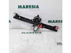 Used Window mechanism 2-door, front right Fiat Punto III (199) 0.9 TwinAir Turbo 100 Price € 30,00 Margin scheme offered by Maresia Parts