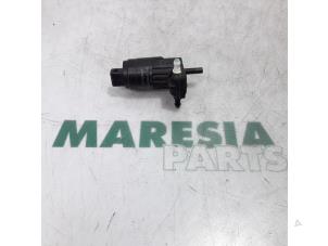 Used Windscreen washer pump Fiat Punto III (199) 0.9 TwinAir Turbo 100 Price € 15,00 Margin scheme offered by Maresia Parts