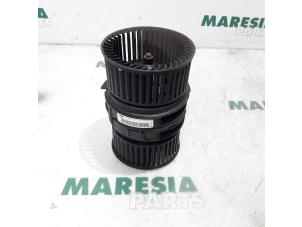 Used Heating and ventilation fan motor Renault Scénic III (JZ) 1.6 Energy dCi 130 Price € 50,00 Margin scheme offered by Maresia Parts