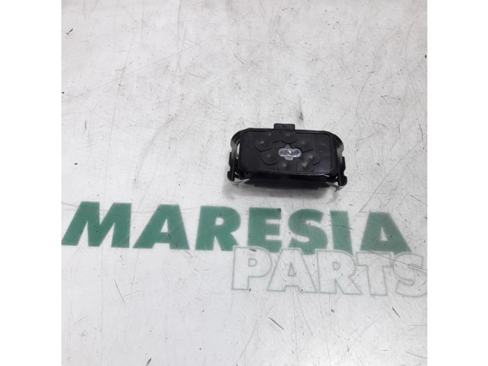 Begagnade Regnsensor Peugeot 607 (9D/U) 2.2 HDiF 16V Pris € 65,00 Marginaltabell erbjuds av Maresia Parts