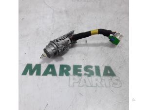 Used Ignition lock + key Peugeot 607 (9D/U) 2.2 HDiF 16V Price € 50,00 Margin scheme offered by Maresia Parts