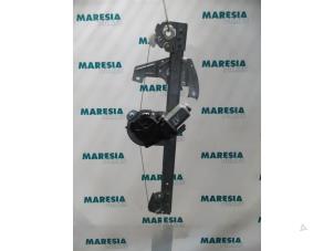 Używane Mechanizm szyby lewej przedniej wersja 2-drzwiowa Citroen C1 1.0 12V Cena € 29,99 Procedura marży oferowane przez Maresia Parts