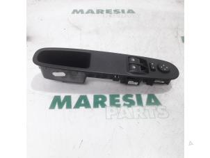 Used Multi-functional window switch Fiat Punto III (199) 0.9 TwinAir Turbo 100 Price € 25,00 Margin scheme offered by Maresia Parts