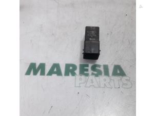 Używane Przekaznik swiec zarowych Peugeot 607 (9D/U) 2.2 HDiF 16V Cena € 25,00 Procedura marży oferowane przez Maresia Parts