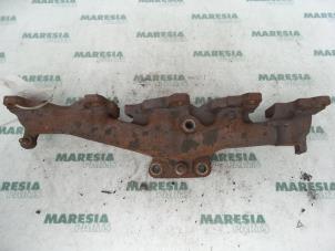 Used Exhaust manifold Fiat Grande Punto (199) 1.3 JTD Multijet 16V Price € 65,00 Margin scheme offered by Maresia Parts