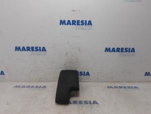 Used Armrest Renault Megane III Grandtour (KZ) 1.5 dCi 90 Price € 50,00 Margin scheme offered by Maresia Parts