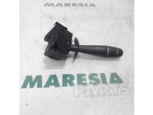 Used Wiper switch Renault Espace (JK) 3.0 dCi V6 24V Price € 40,00 Margin scheme offered by Maresia Parts