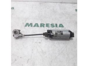 Used Seat rails, right Peugeot 607 (9D/U) 2.2 HDiF 16V Price € 90,00 Margin scheme offered by Maresia Parts