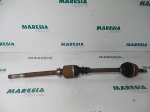 Used Front drive shaft, right Peugeot 807 2.2 HDiF 16V Price € 105,00 Margin scheme offered by Maresia Parts
