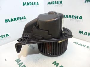 Używane Silnik wentylatora nagrzewnicy Fiat Ulysse (179) 2.2 JTD 16V Cena € 40,00 Procedura marży oferowane przez Maresia Parts
